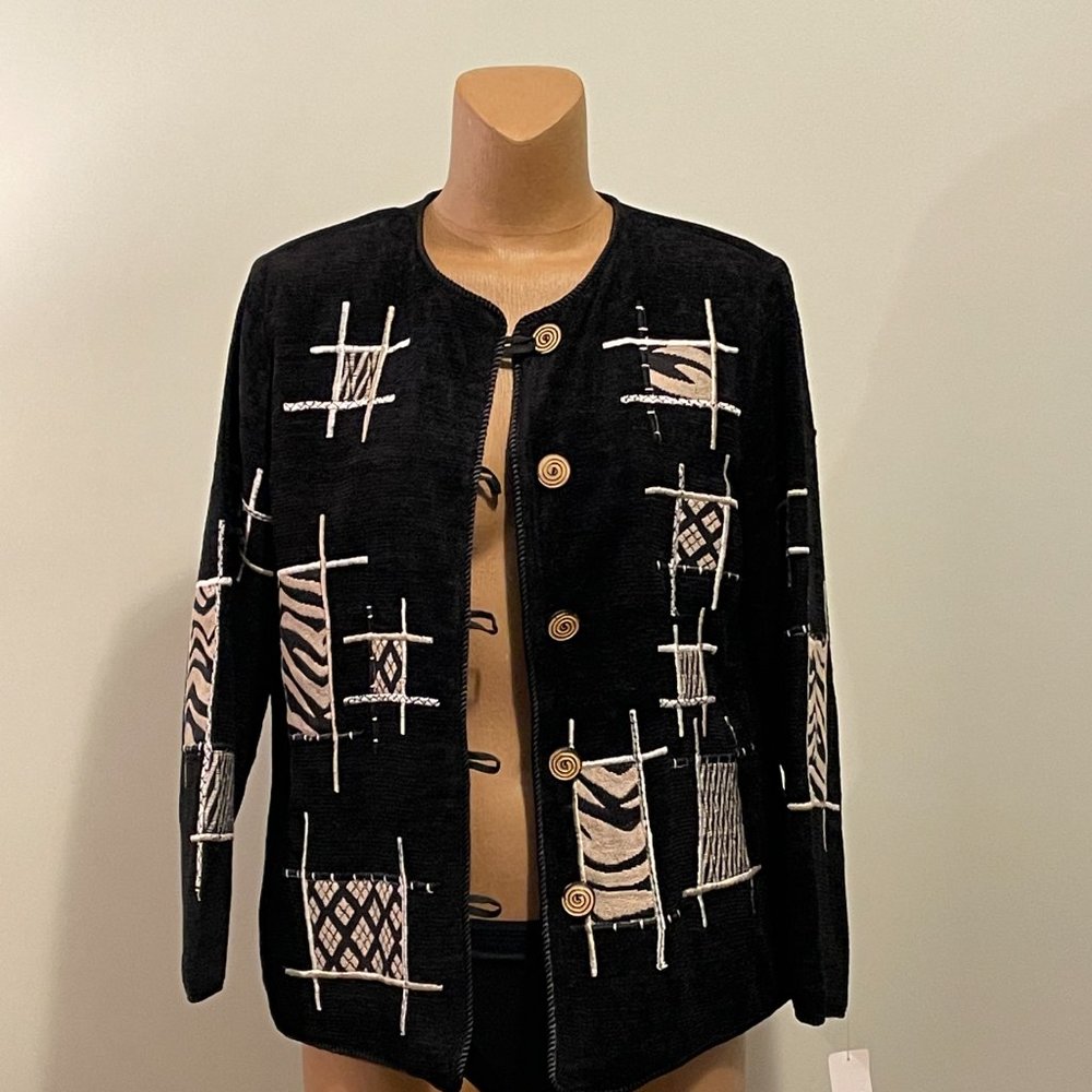 Variations - Light -  black /white  jacket - size large - BRAND NEW